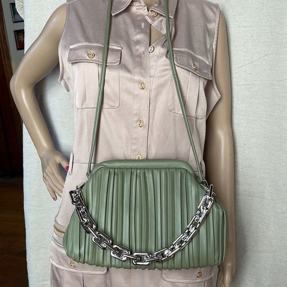 Adorable vegan pleated satchel - crossbody with chunky chain handle. - Picture 3 of 7